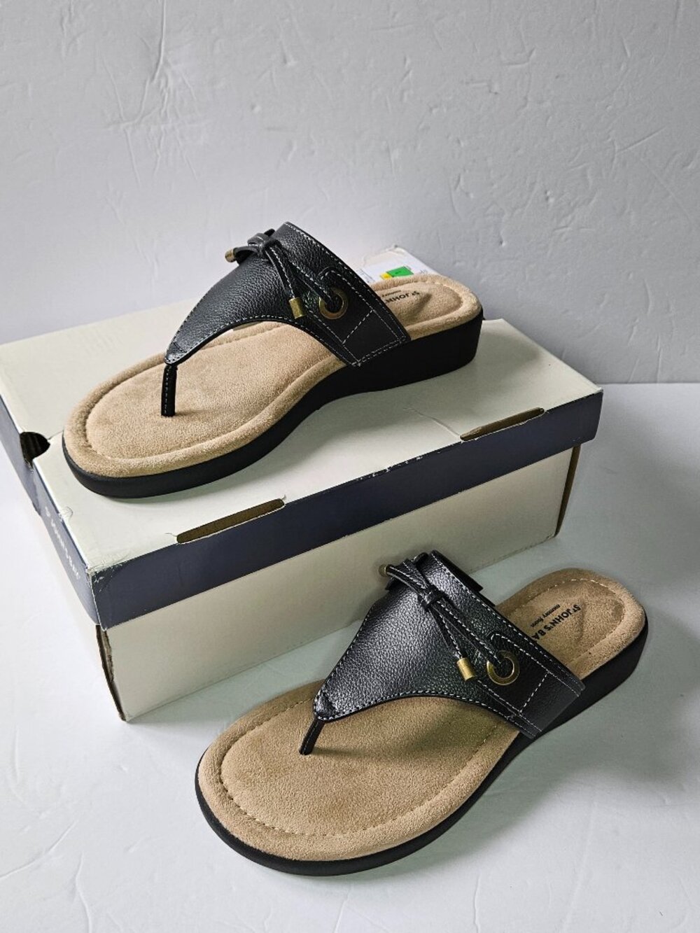 St Johns Bay Arden Black Thong Sandals Womens Size 6W